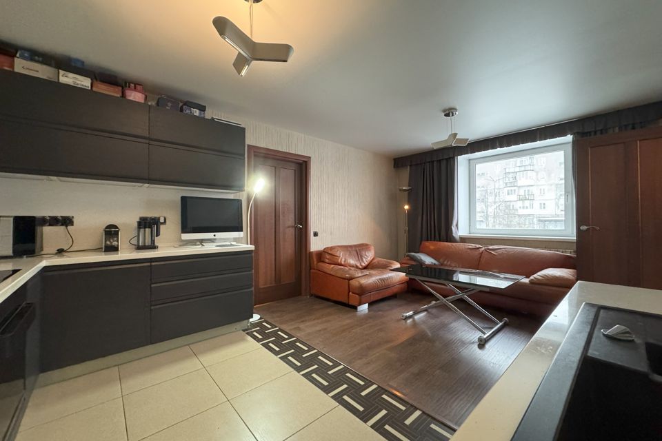 Продаётся 3-комнатная квартира, 51.2 м²