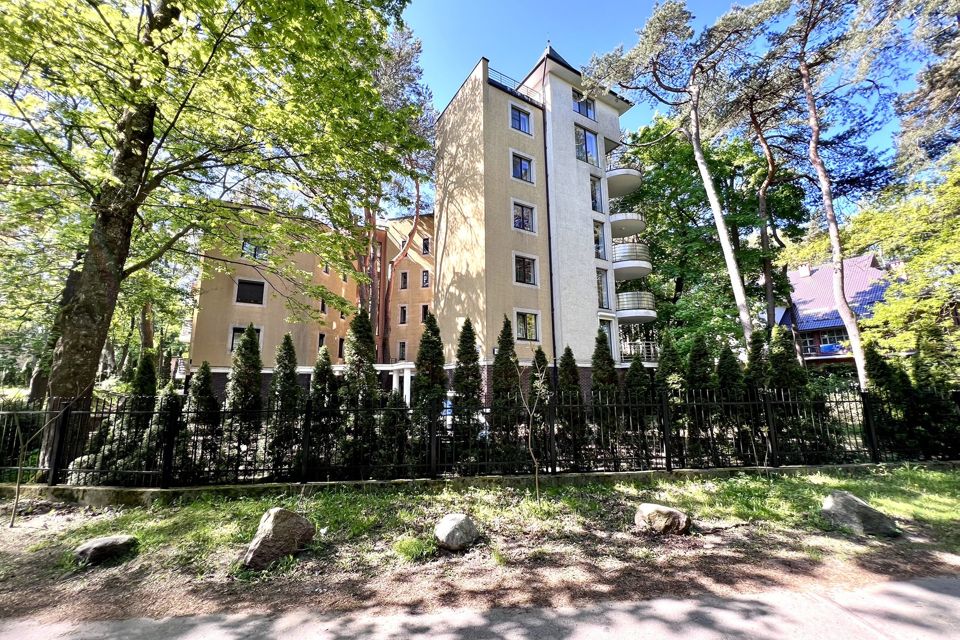 Продаётся 3-комнатная квартира, 104.2 м²