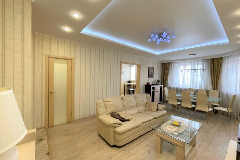 Продаётся 5-комнатная квартира, 160 м²