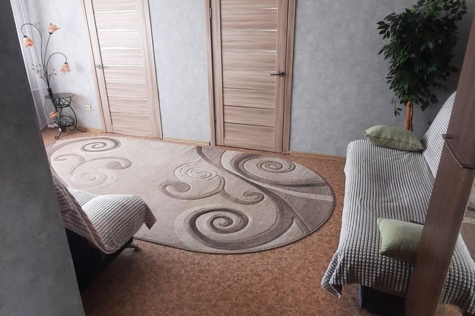 Продаётся 4-комнатная квартира, 61.3 м²