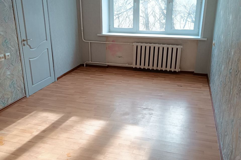 Продаётся 4-комнатная квартира, 61 м²