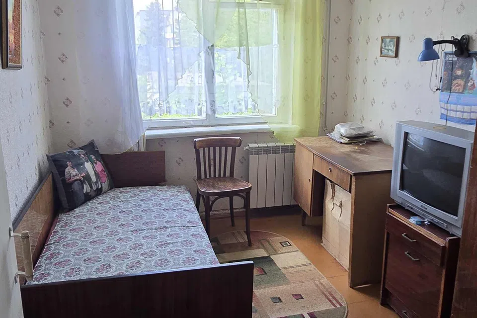 Продаётся 4-комнатная квартира, 64 м²