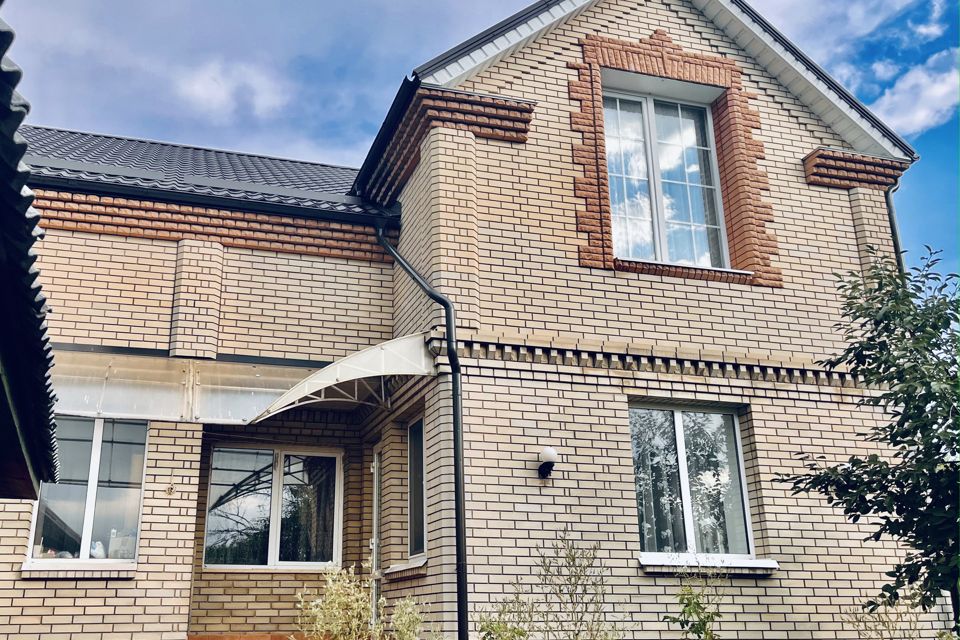 Продаётся 3-этажный дом, 270.7 м²