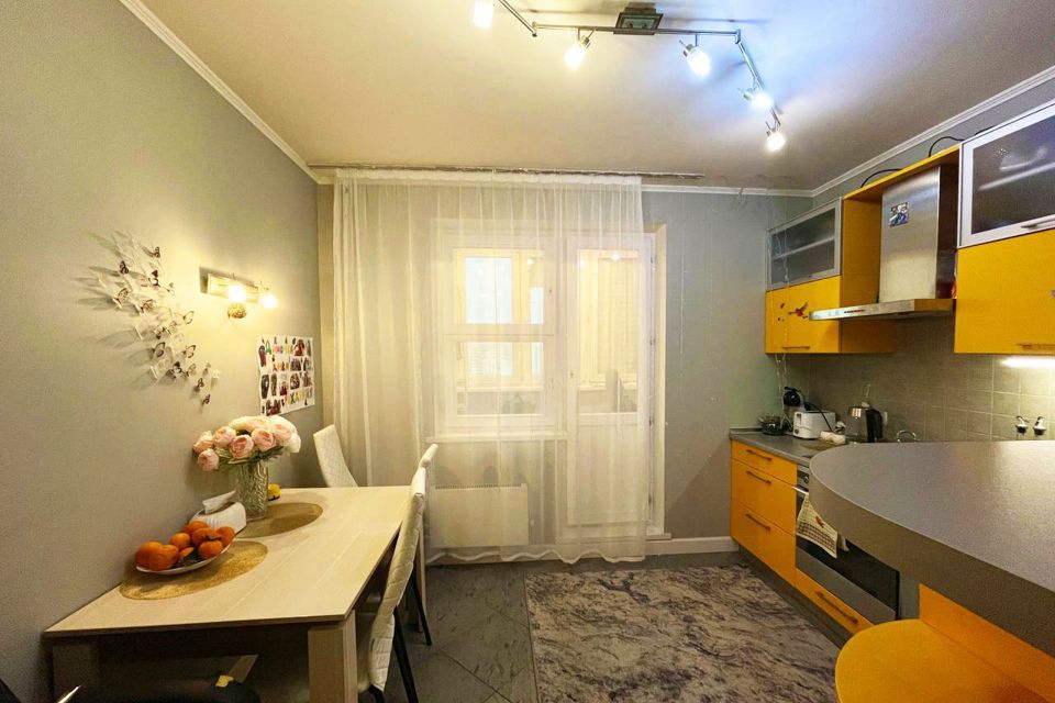 Продаётся 2-комнатная квартира, 61.9 м²