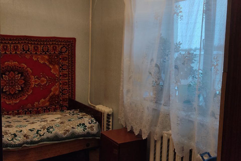 Продаётся 4-комнатная квартира, 58.7 м²