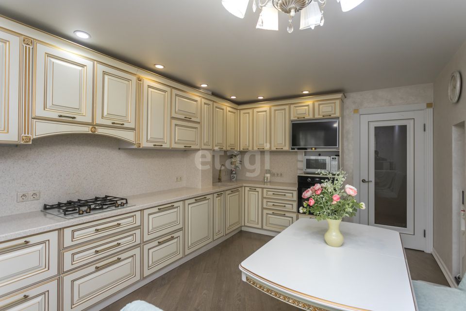 Продаётся 2-комнатная квартира, 70.1 м²