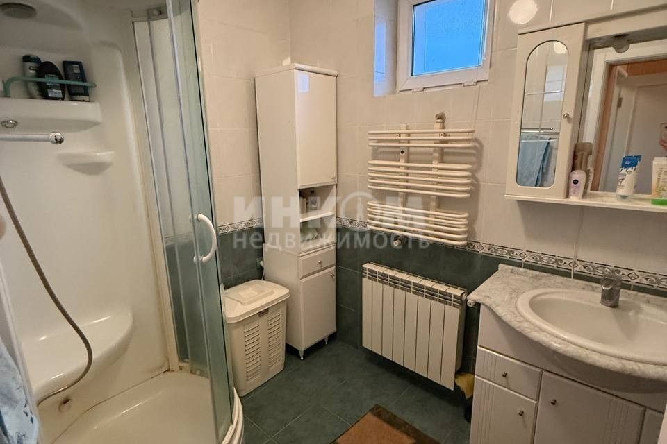 Продаётся 2-этажный дом, 300 м²