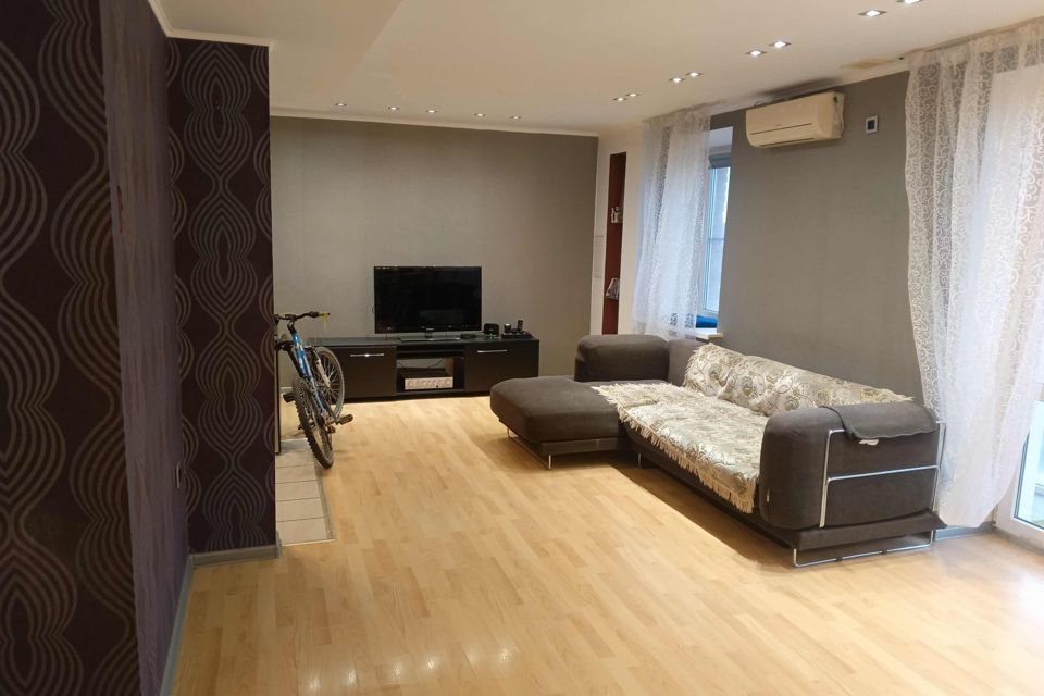 Продаётся 3-комнатная квартира, 87 м²