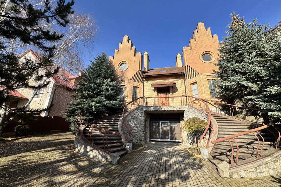 Продаётся 3-этажный дом, 356.8 м²