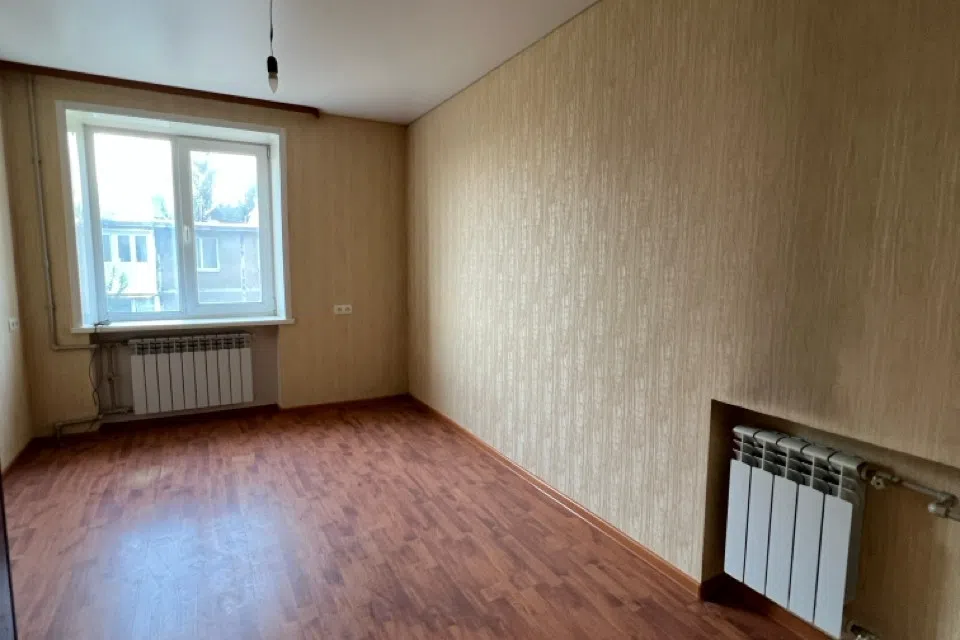 Продаётся 4-комнатная квартира, 90 м²