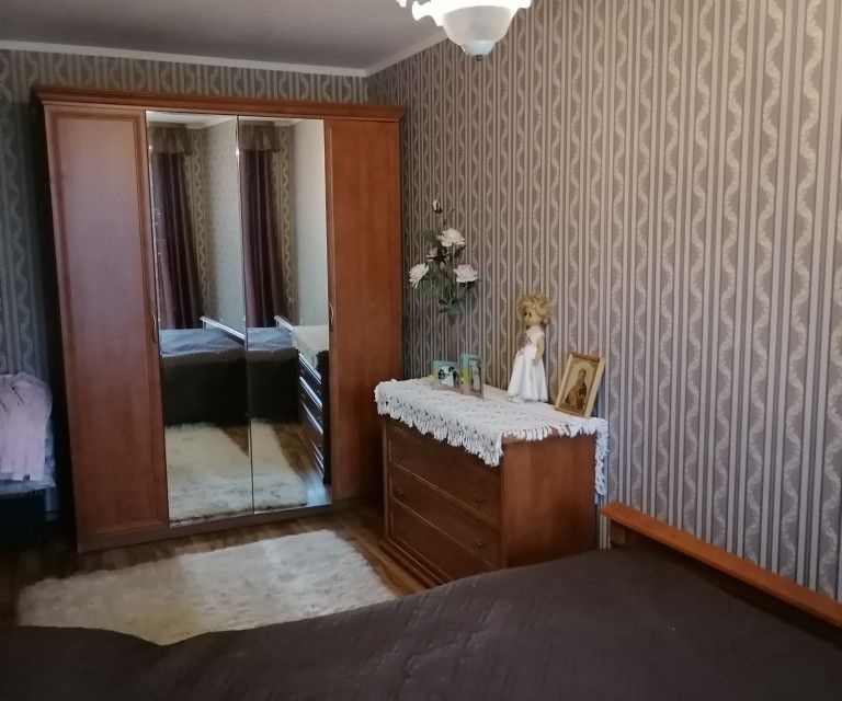 Продаётся 4-комнатная квартира, 70 м²