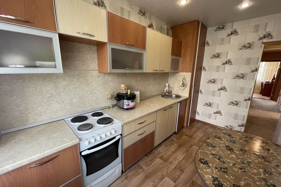 Продаётся 4-комнатная квартира, 71.4 м²