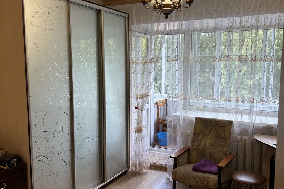 Продаётся 4-комнатная квартира, 58 м²