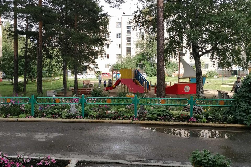 Продаётся 4-комнатная квартира, 70.1 м²