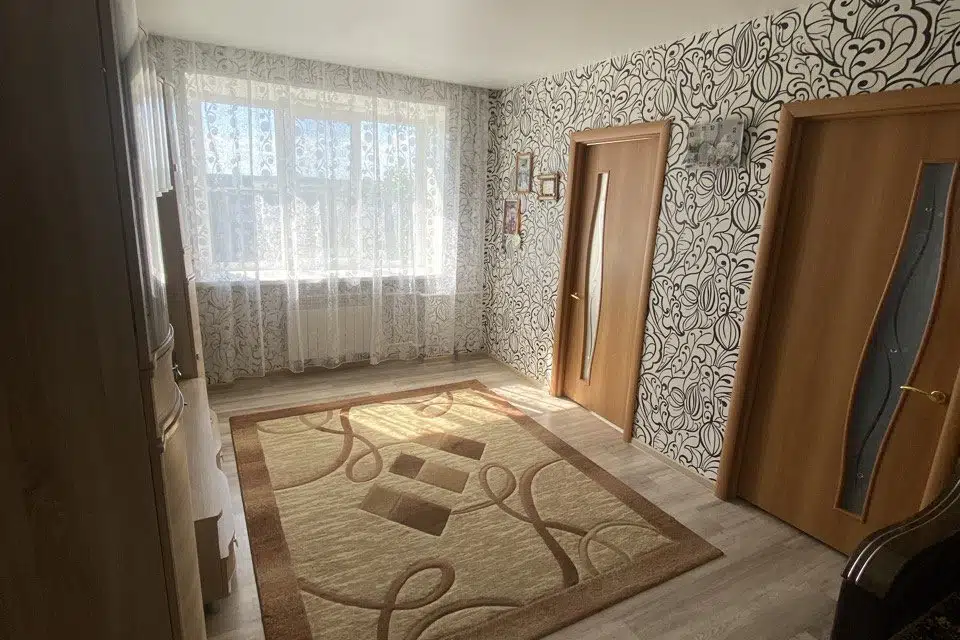 Продаётся 4-комнатная квартира, 60 м²