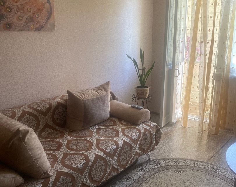 Продаётся 2-комнатная квартира, 41.8 м²