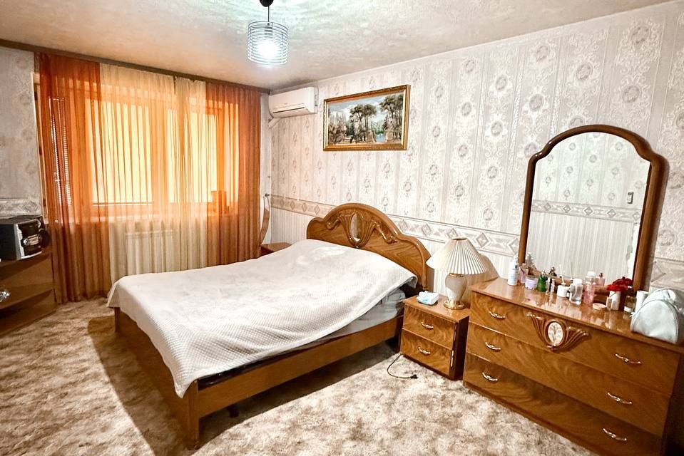 Продаётся 4-комнатная квартира, 107 м²