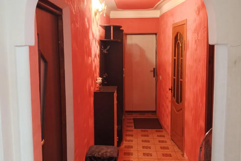 Продаётся 4-комнатная квартира, 67.1 м²
