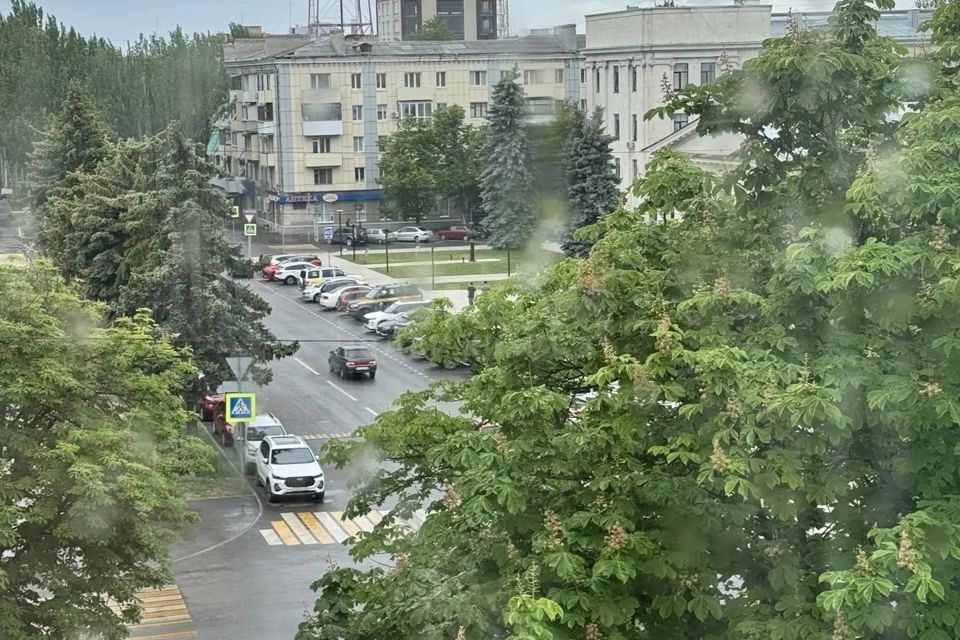 Продаётся 3-комнатная квартира, 106 м²