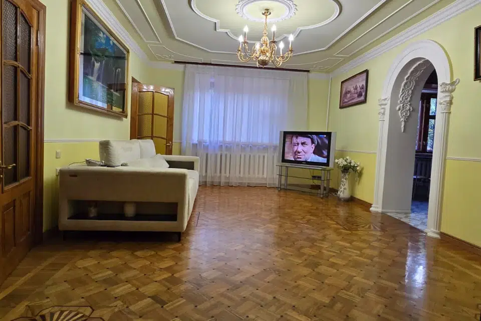 Продаётся 3-этажный дом, 224 м²