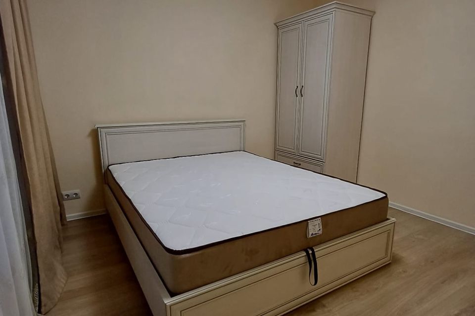 Продаётся 1-комнатная квартира, 37.8 м²