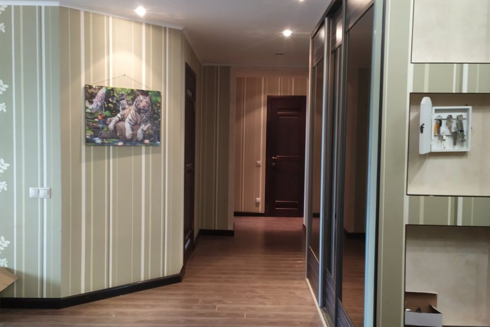 Продаётся 4-комнатная квартира, 97.8 м²