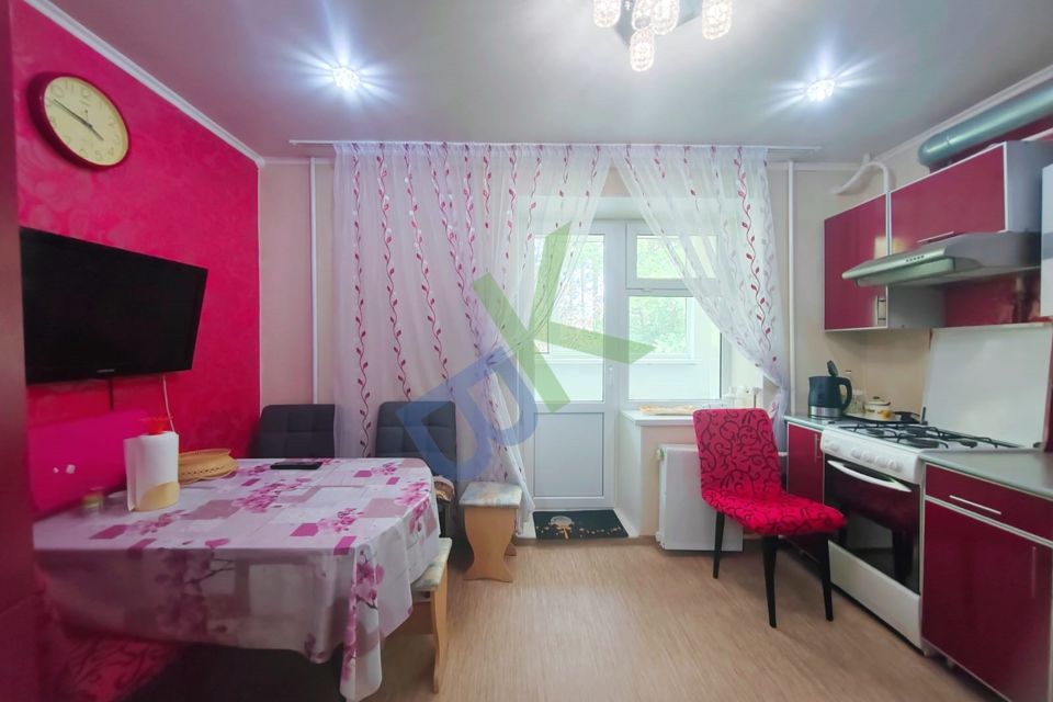 Продаётся 1-комнатная квартира, 42.7 м²