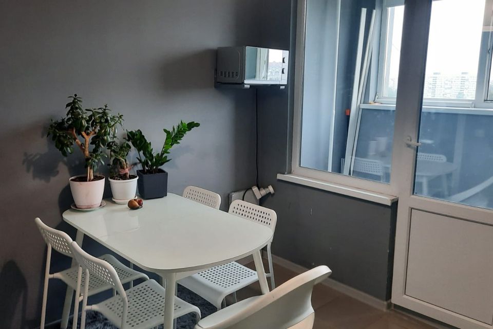 Продаётся 1-комнатная квартира, 42.8 м²