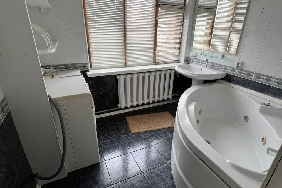 Сдаётся 3-комнатная квартира, 110 м²