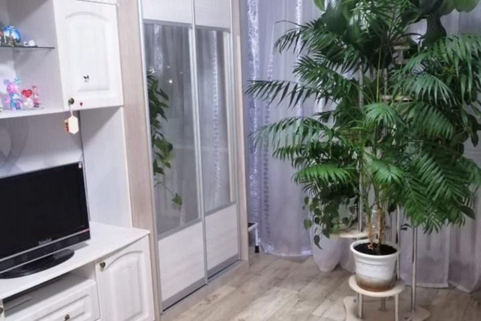 Продаётся 4-комнатная квартира, 79.4 м²