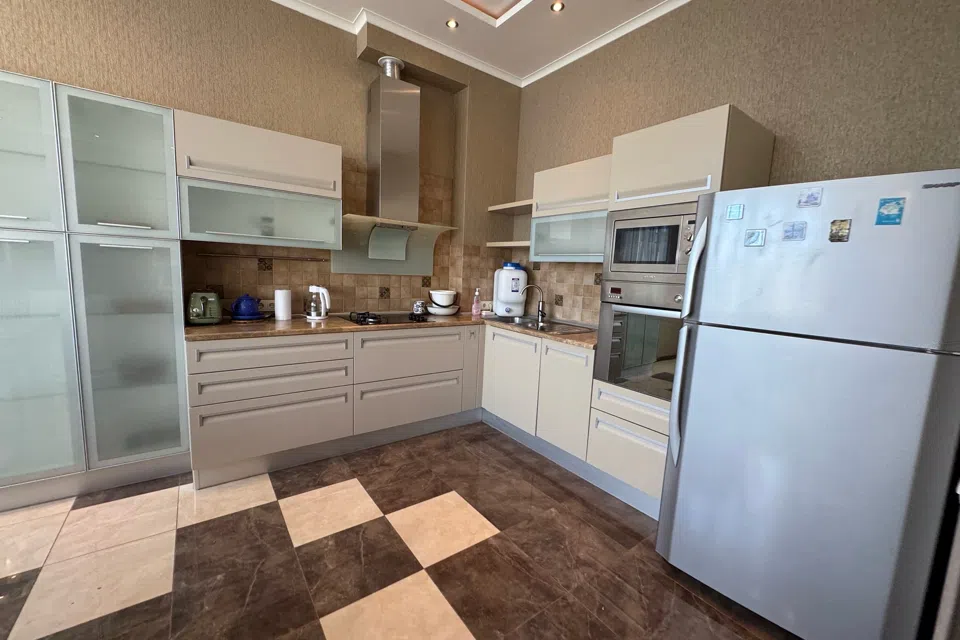 Продаётся 3-комнатная квартира, 103 м²