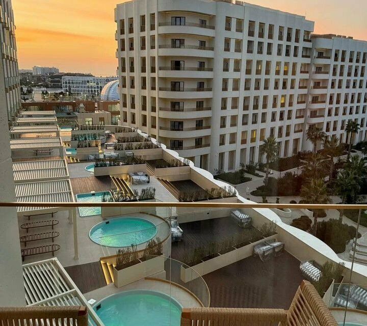 Продаётся 4-комнатная квартира, 139 м²