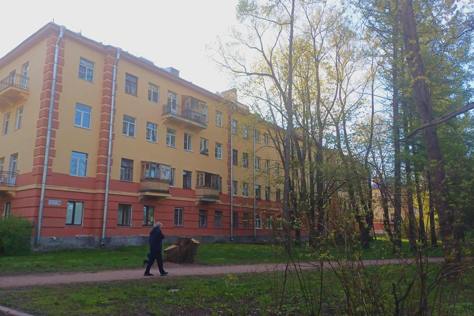 Продаётся 4-комнатная квартира, 100.3 м²