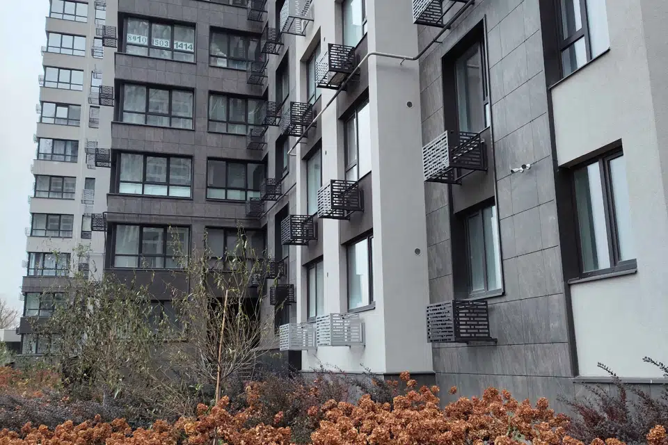 Продаётся 4-комнатная квартира, 140 м²