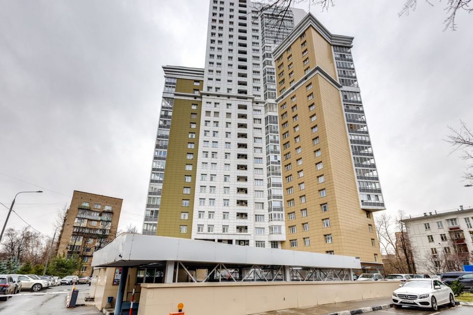 Продаётся 4-комнатная квартира, 144 м²