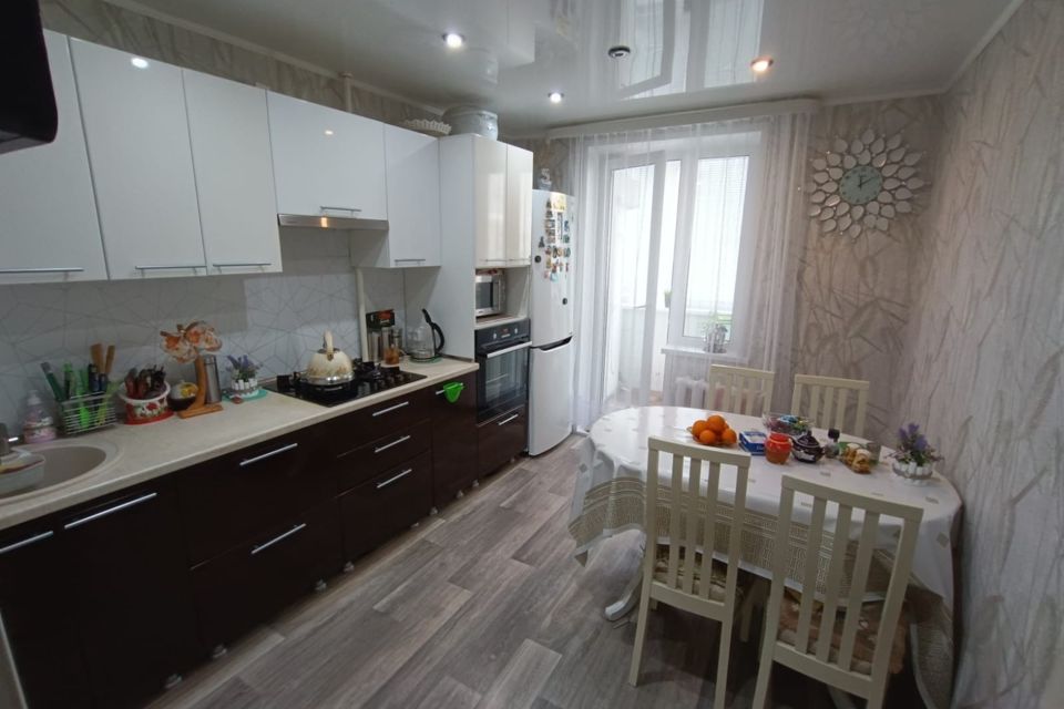 Продаётся 4-комнатная квартира, 71 м²