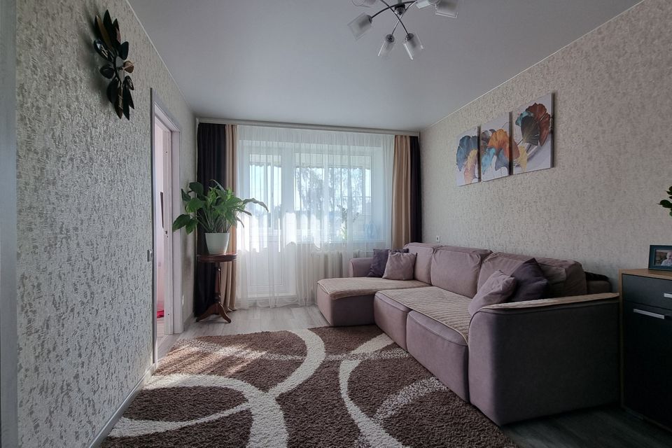 Продаётся 4-комнатная квартира, 61.1 м²