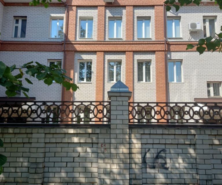 Продаётся 3-комнатная квартира, 152.8 м²
