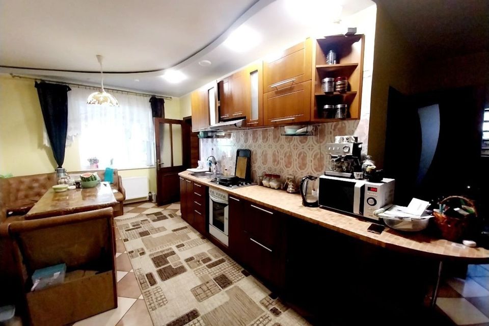 Продаётся 2-этажный дом, 201 м²