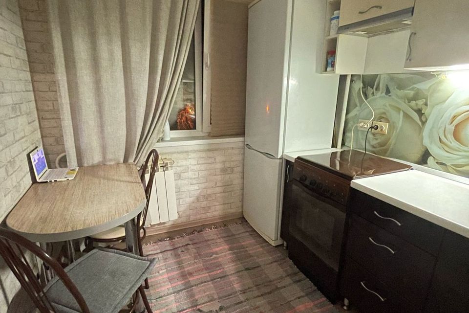 Продаётся 4-комнатная квартира, 61.7 м²