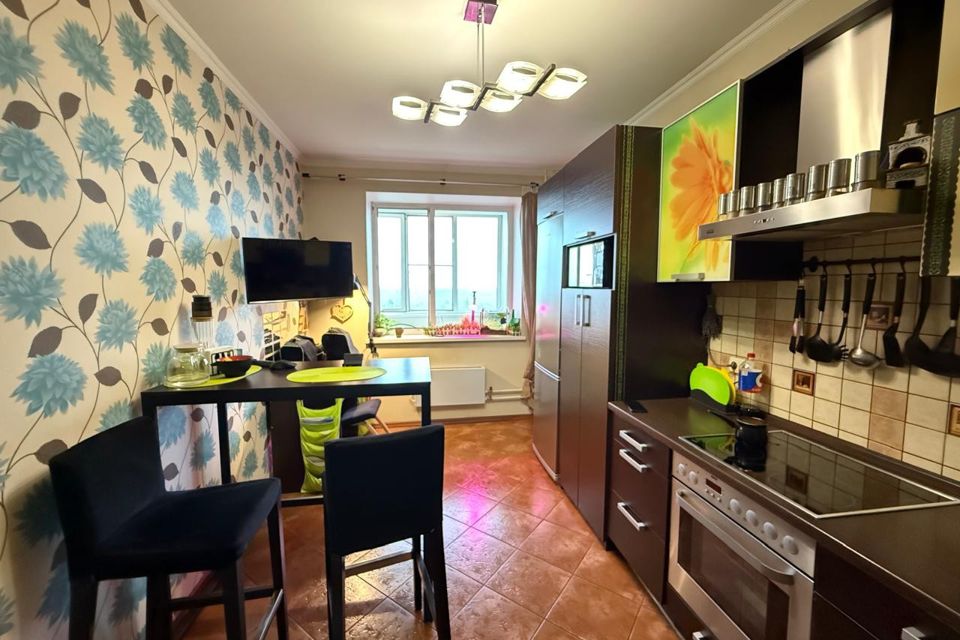 Продаётся 1-комнатная квартира, 49 м²