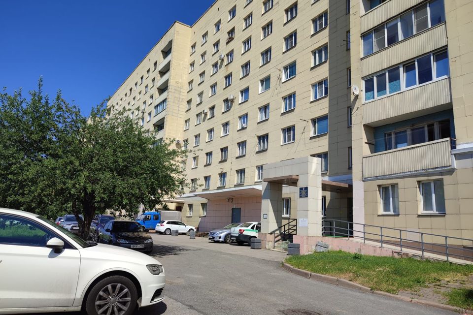 Продаётся 2 комнаты в 4-комн. квартире, 18.3 м²