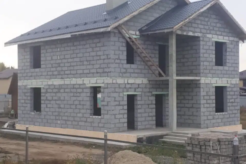Продаётся 2-этажный дом, 200 м²