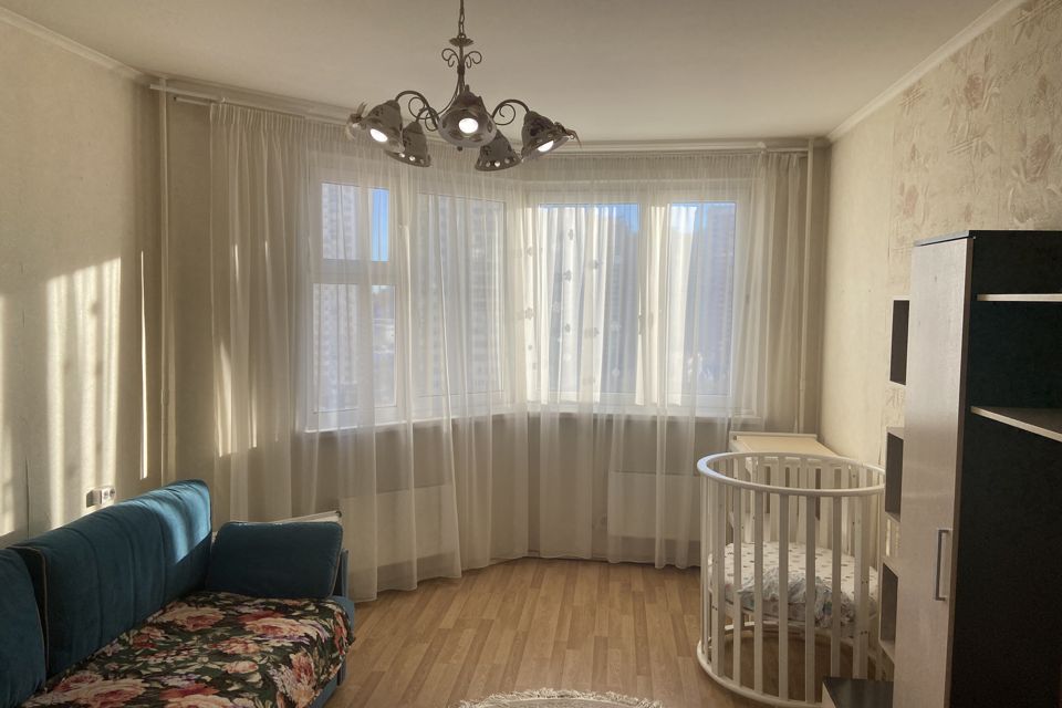 Продаётся 1-комнатная квартира, 42 м²