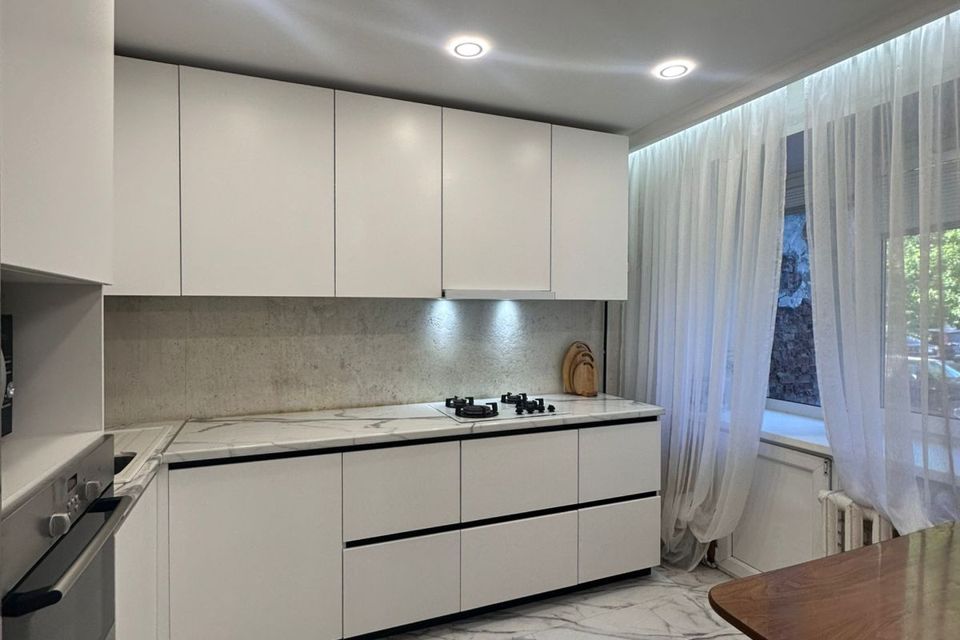 Продаётся 4-комнатная квартира, 72.3 м²