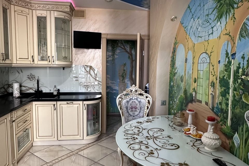 Продаётся 3-комнатная квартира, 93 м²