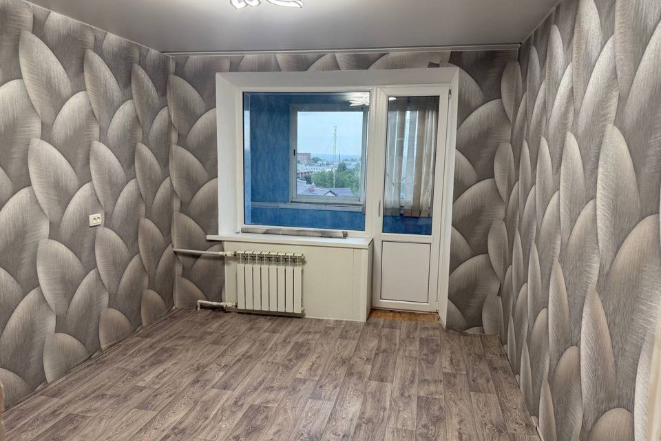 Продаётся 4-комнатная квартира, 60.5 м²