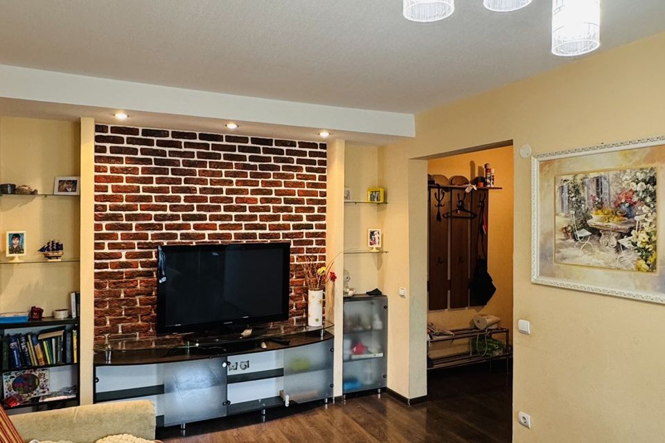 Продаётся 3-комнатная квартира, 48.6 м²