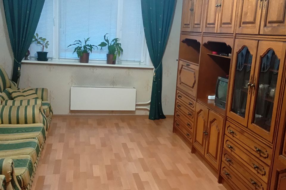 Продаётся 4-комнатная квартира, 90 м²