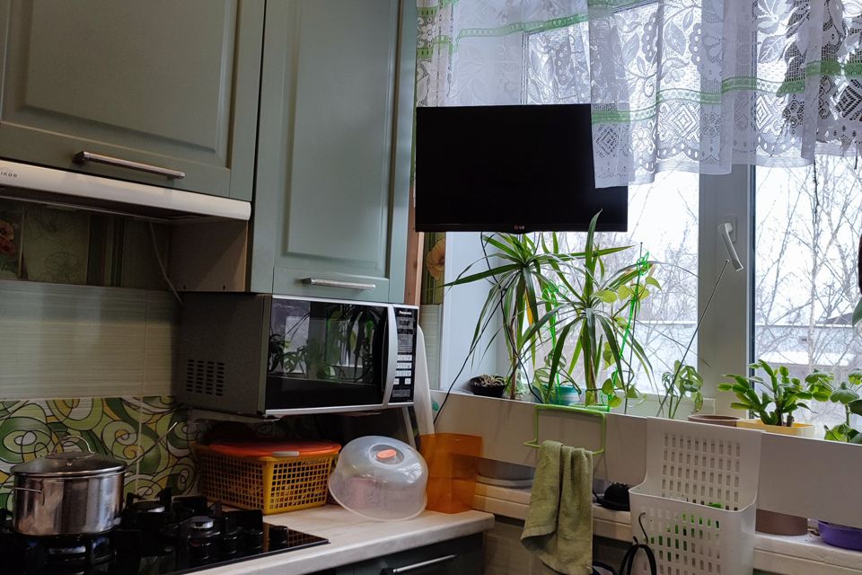 Продаётся 4-комнатная квартира, 62.5 м²